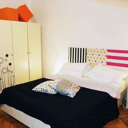 Family Friendly Apartments Pula Oda fotoğraf