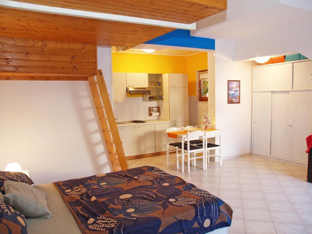 Family Friendly Apartments Pula Oda fotoğraf