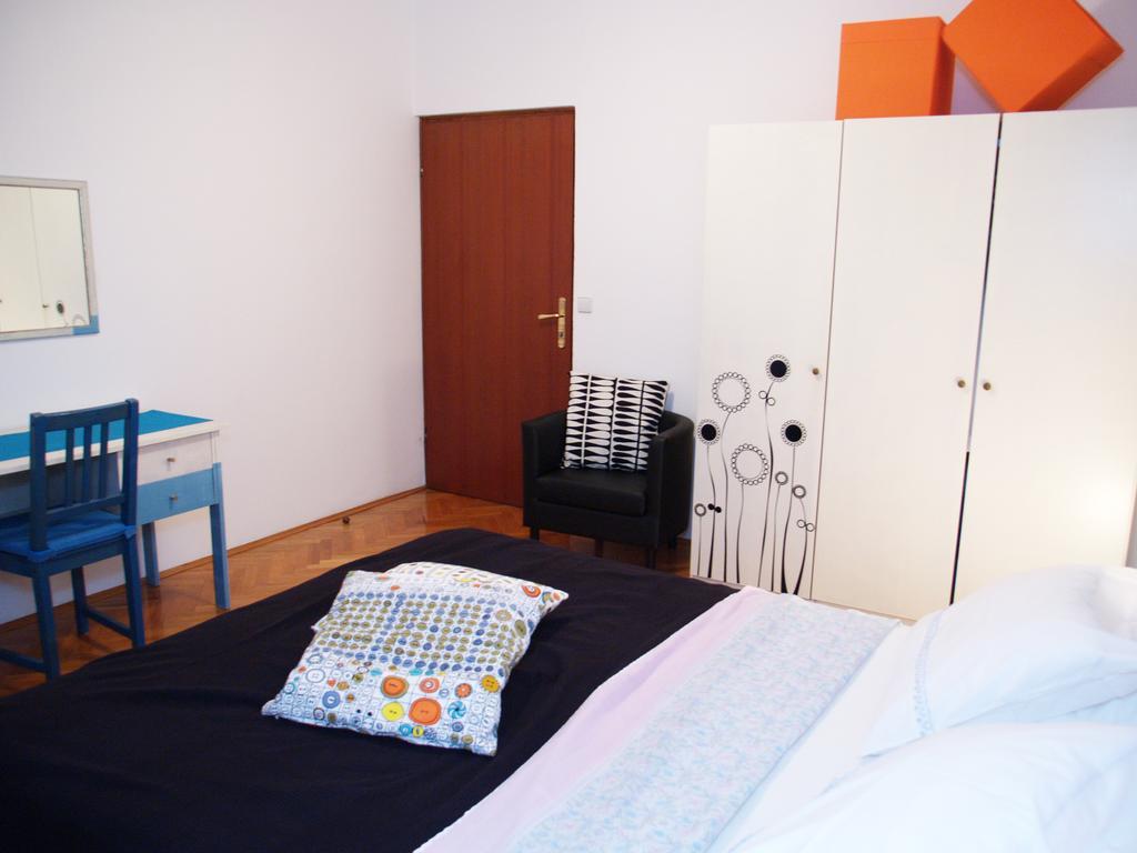 Family Friendly Apartments Pula Oda fotoğraf